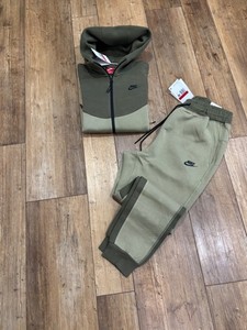 olive green nike tech sweatsuit