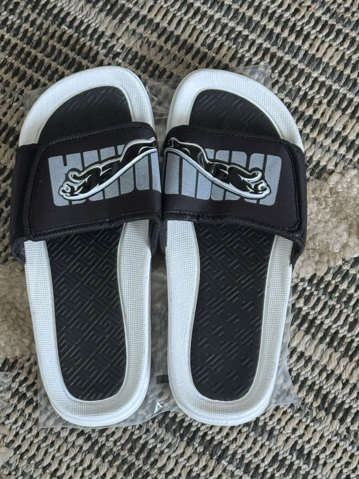 SANDALI APERTI PUMA TAGLIA 8 5 O EU 41 COLORE BIANCO E NERO. NUOVO MA NO BO