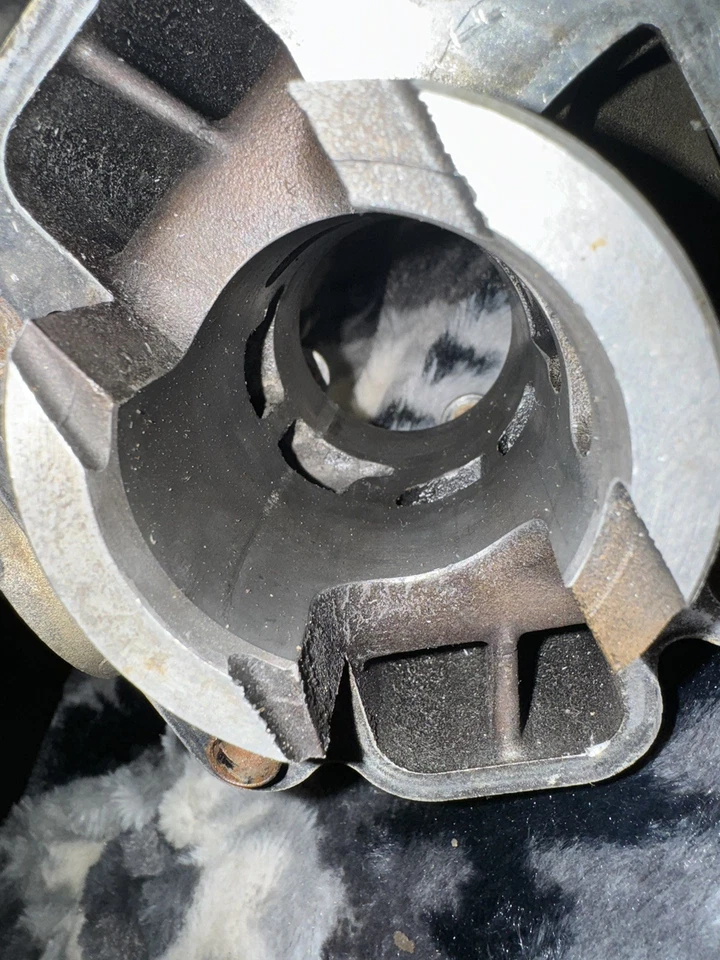 Kawasaki KX65 KX 65 2002-2022 cilindros 11005-1973 núcleo necesita reparación usado OEM Foto 2 de 4