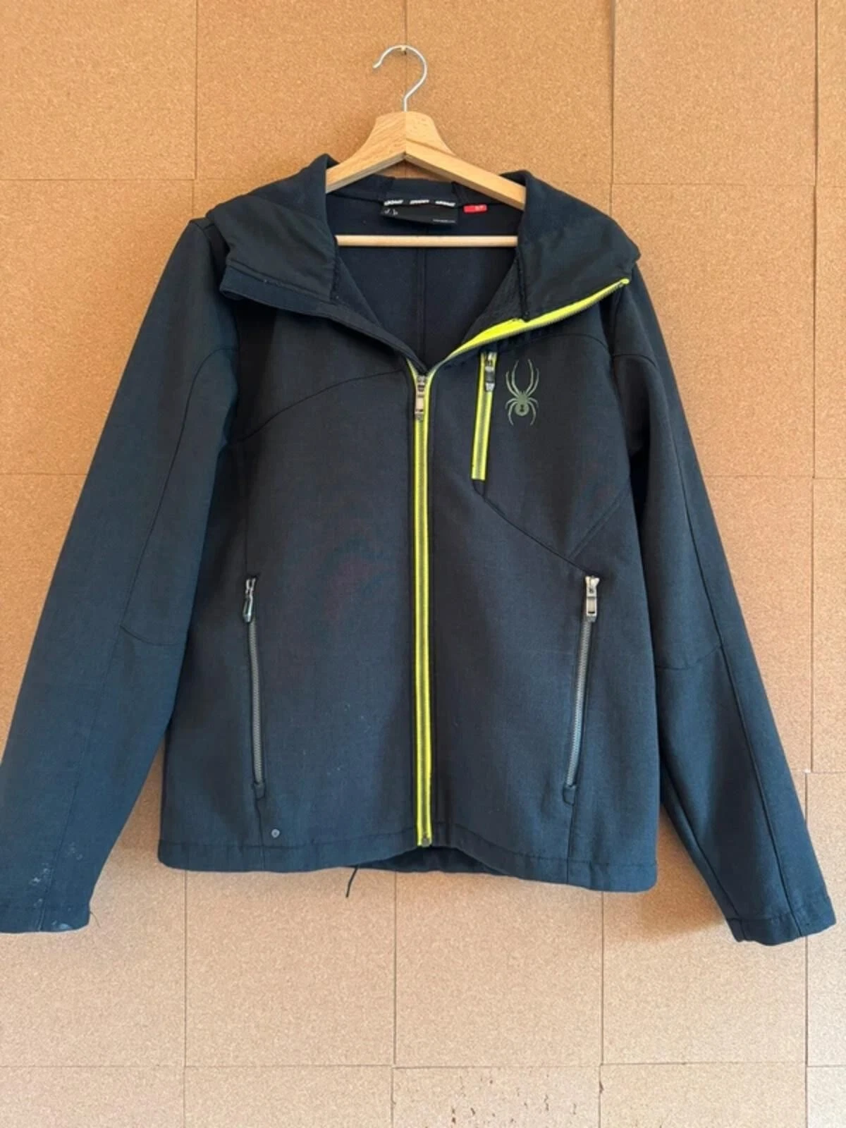 Spyder Softshell Jacket Small Grey Black Fleece Lined Full Zip Hood *Marks*
