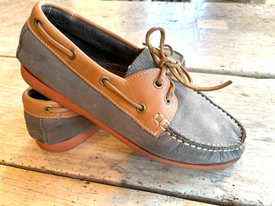 Barney's  NY Womens Moccasin Loafer 2 tone Leather SIZE 8.5 / 39 FRANCE