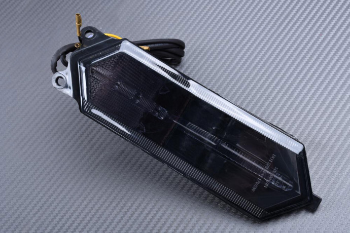 Feu arrière LED teinté Yamaha R7 pour rouler de nuit en toute sécurité