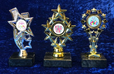 Happy Easter Egg Hunt Trophy Award personalisiertes Geschenk Geschenk KOSTENLOSE Gravur
