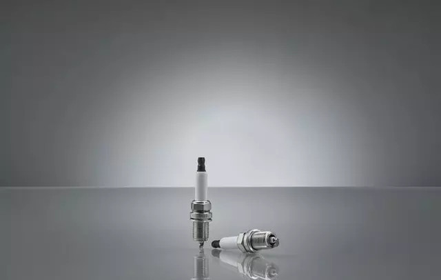 Bujía para Audi Q5 S5 A6 A5 Quattro A4 Quattro 2008-2012 (N/P 101-905-611-A)