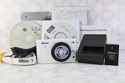 Nikon 1 J2 Gehäuse in Weiß - 7266 Klicks - GT24 - 12 Monate Gewährleistung