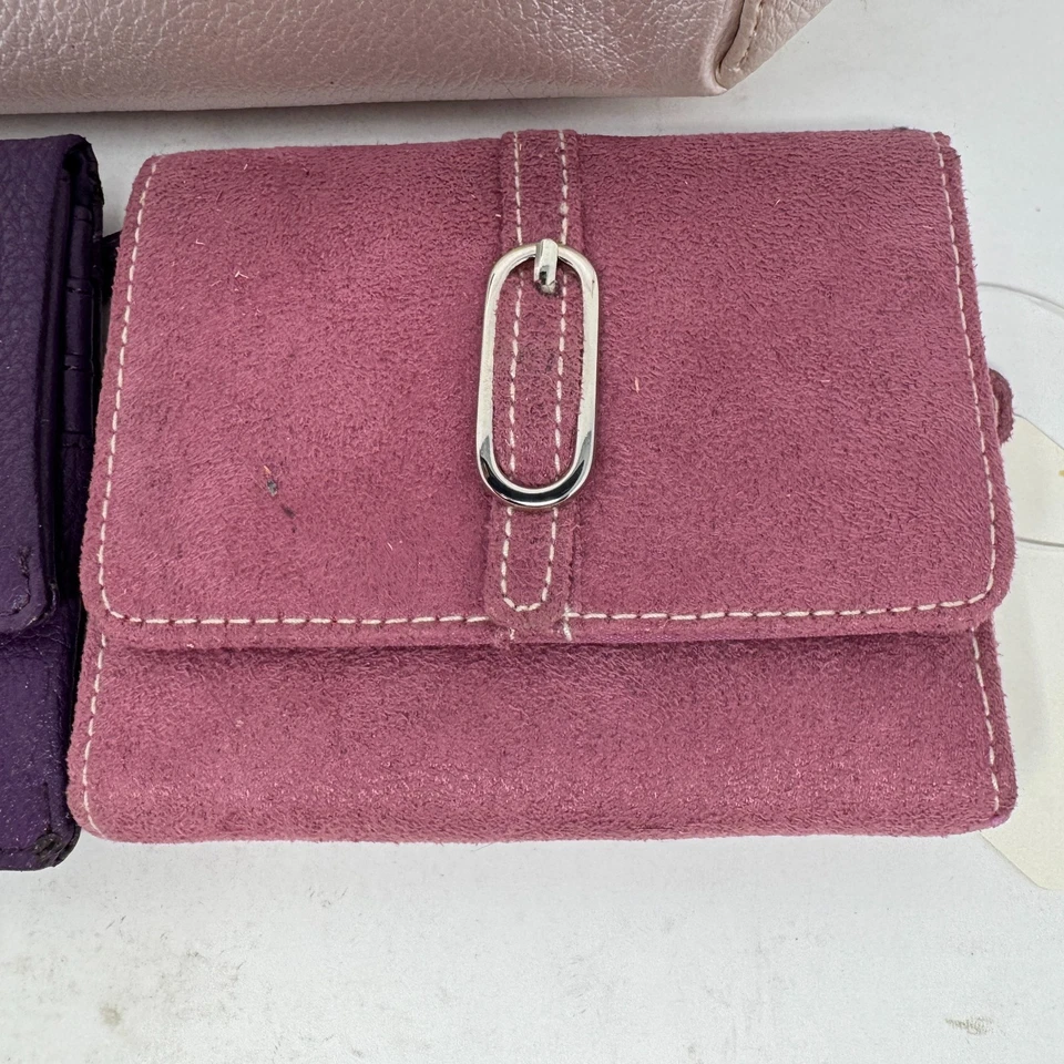 Juego de billetera Kenneth Cole púrpura reacción y gamuza rosa + bolsa de cosméticos Lancome Foto 3 de 4