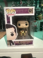 Funko POP! Television Gossip Girl DAN HUMPHREY #621 with Box Protector