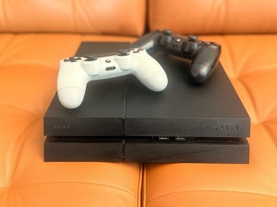 Sony PlayStation 4 Console   Model CUH-1215A (Used)