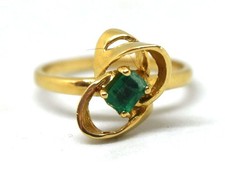 Beautiful 14K Yellow Gold and Natural Emerald Ring Size 6