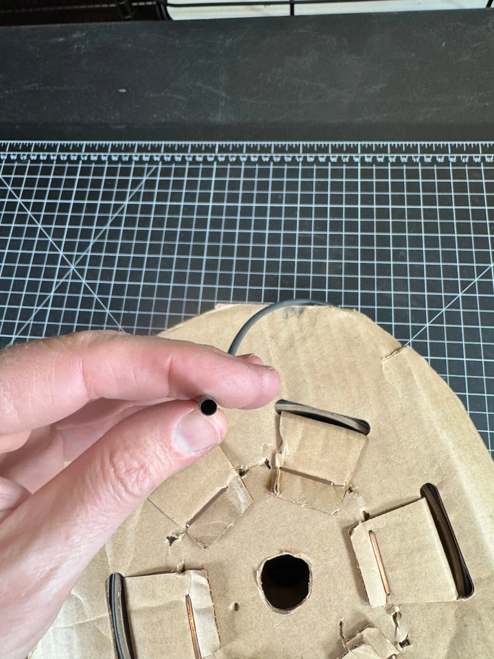 Tubo termorretráctil de pared delgada 3M FP301-1-100'-Blanco-Carrete FP-301-1-Blanco-usado Foto 3 de 4