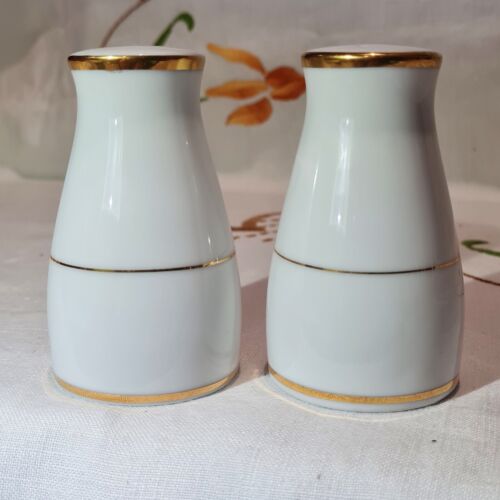 Noritake 'Heritage' salt shakers - a set of two - Picture 1 of 5