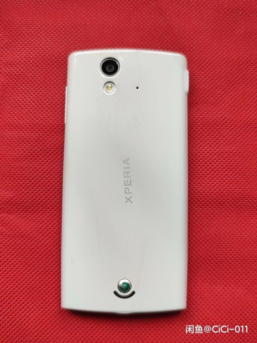 Sony Ericsson Xperia ray ST18i - 1GB - Black WHITE (Unlocked