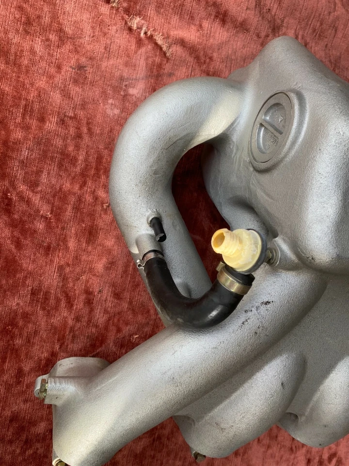 Porsche 968 3.0 CS Intake Manifold Injection System Intake Manifold 9441103354R - Image 4 of 4