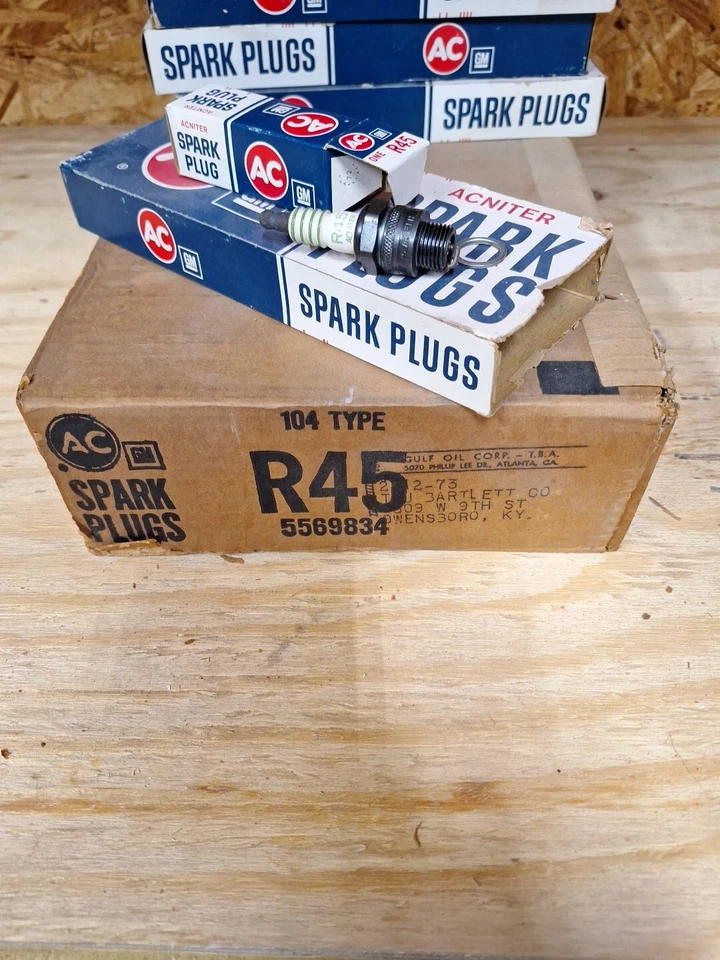 (8).'NOS’ AC-R45 Spark Plugs w/Green Rings.....GM #5569834.....Made in USA - Image 2 of 4