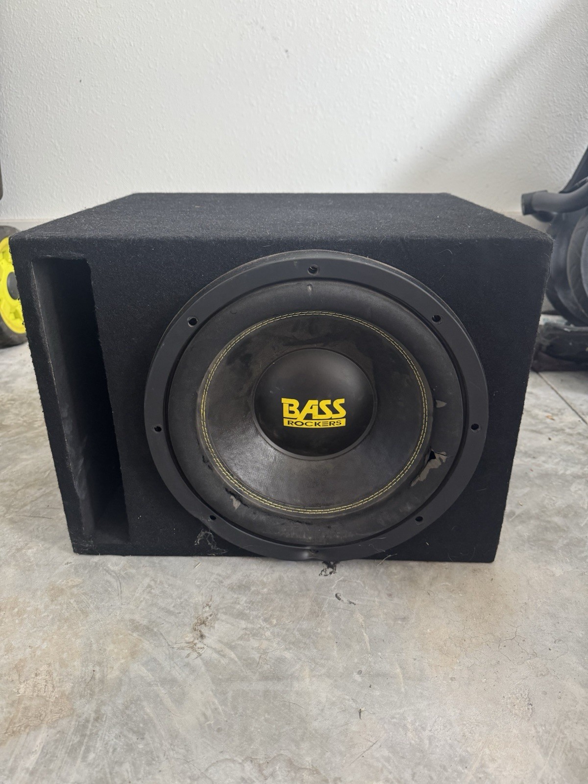 Boss Amplifyer Riot R1100M Bass Amplifier And Bass Rockers 1