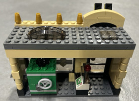 Lego - 6864 - Batmobile and the Two-Face Chase - 100% Complete w/minifigures