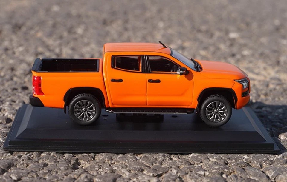 1/43 Scale Mitsubishi All-New Triton Pickup Orange Diecast Car Model Toy Gift - Image 4 of 4