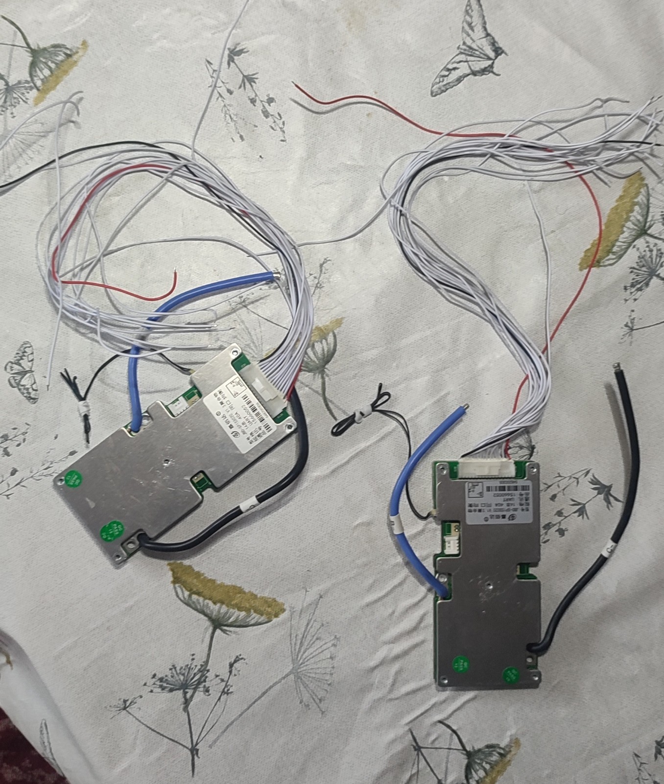 Système de gestion de batterie anti-surchauffe pour réparer et sécuriser un parc lithium défaillant