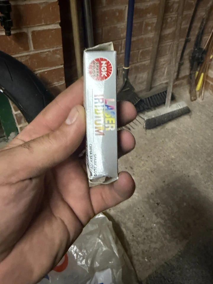 Service Kit For Honda CBR 1000 RR Fireblade 2004-2016 - Image 1 of 2