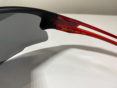 Men's wrap around sunglasses with black frame and gray reflective lenses - Picture 5 of 5