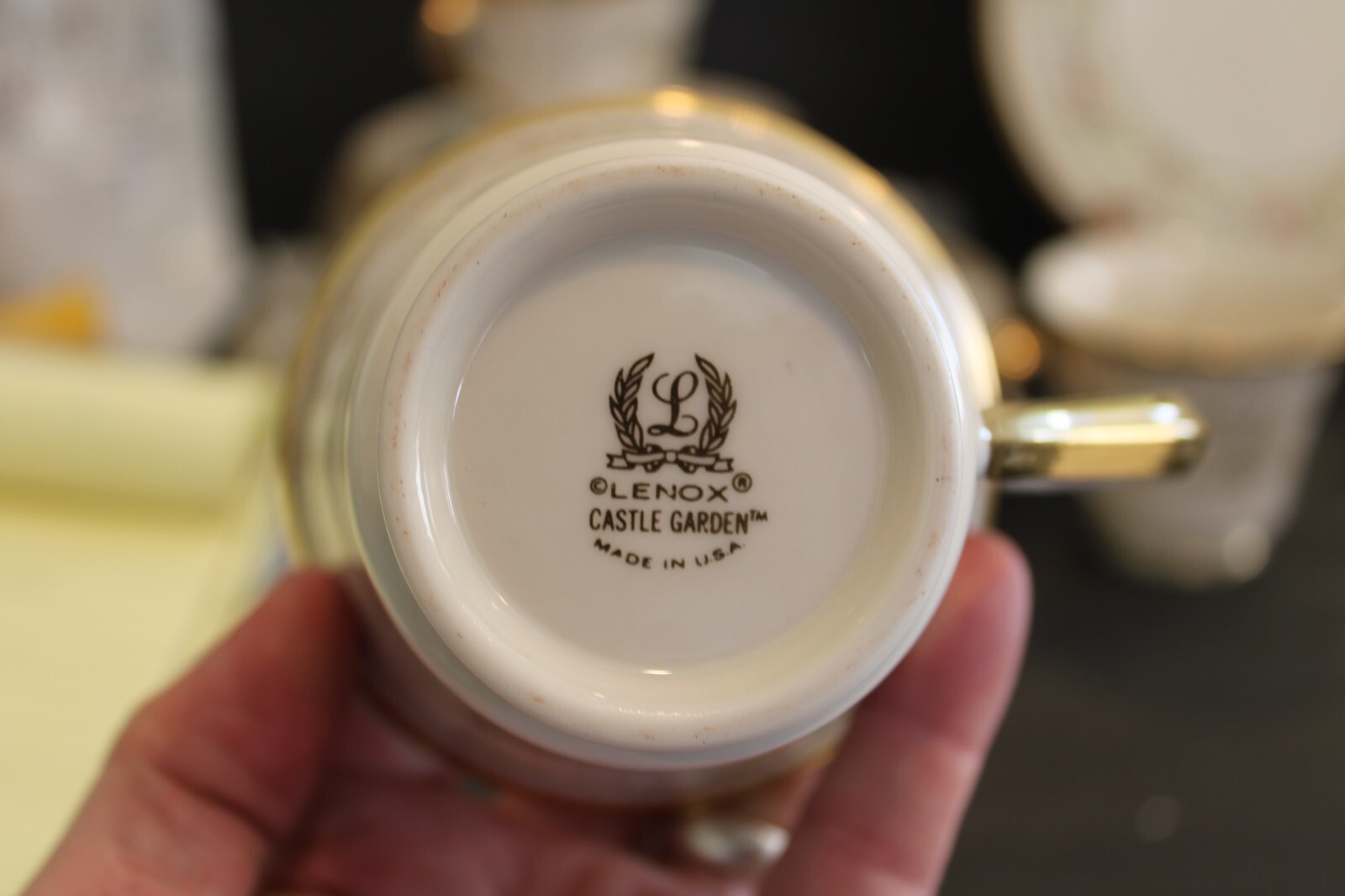 LENOX CASTLE GARDEN 4 - 5 PIECE SETTING 20 PIECES
