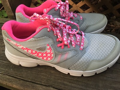 nike neon pink running shoes