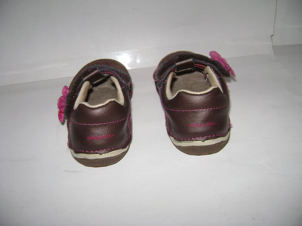 SAPATOS FEMININOS STRIDE RITE TEAGAN tamanho 7,5 W FLOR MARROM COURO CAMURÇA FOFO - Imagem 4 de 4