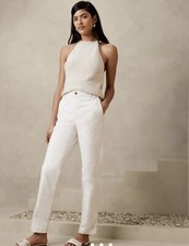 NWT Banana Republic high rise authentic chino, Size 6