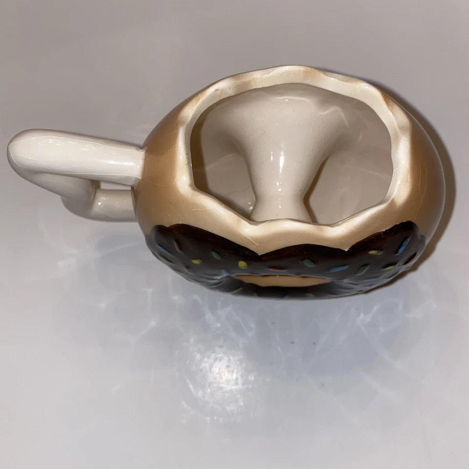 Sprinkles Chocolate Frosted Donut 3D xícara/caneca de café MMMM donuts... por bigmouth - Imagem 3 de 4