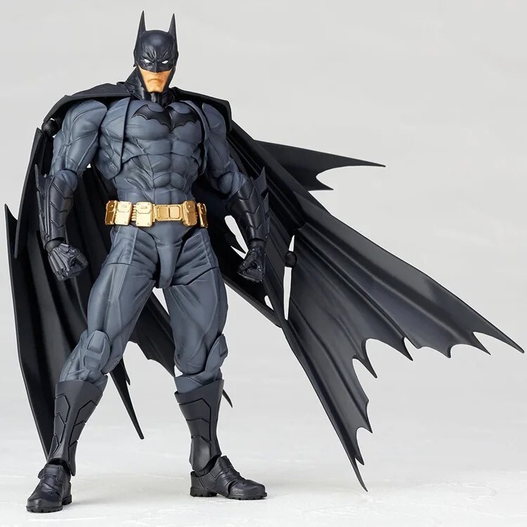 BATMAN Amazing Yamaguchi 009バットマンフィギュア Amazing Yamaguchi Revoltech NO.009 Batman 16CM Action Figure Gift