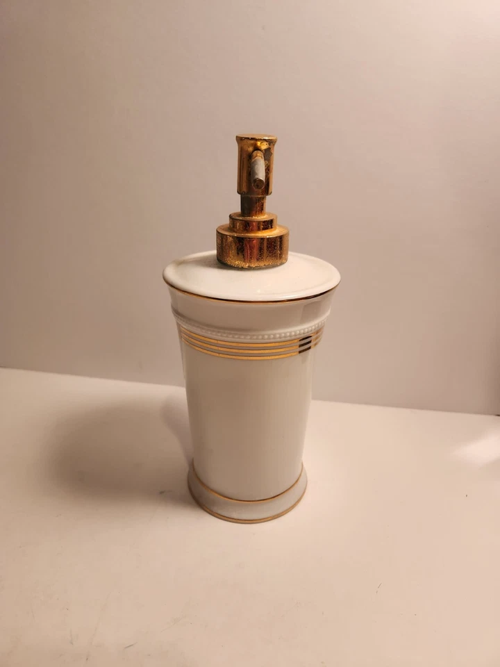 Dispensador de jabón Veratex porcelana blanca con detalles de bronce Foto 4 de 4