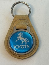 NICE 1970s    VINTAGE  TOYOTA  LEATHER CAR KEYCHAIN/KEYRING/KEYFOB/  LQQK  