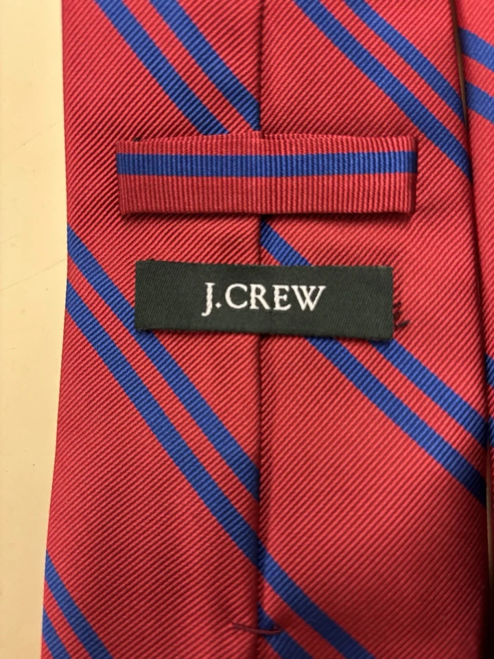 Dos corbatas para hombre: Brooks Brothers y J. Tripulación. Seda. Longitud media 57-58 pulgadas. Foto 4 de 4