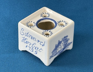 VTG Royal Goedewaagen Williamsburg Delft Holland Ceramic Inkwell