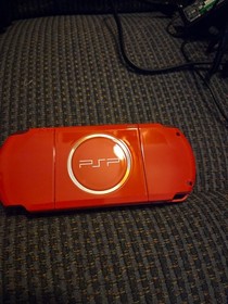 PSP-3000 God of War Black/Red playStation Portable console v-good US Selle