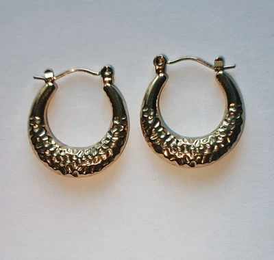 BOUCLES D'OREILLES CRÉOLE ACIER DORE PLAQUE OR 14 K - Photo 1/2