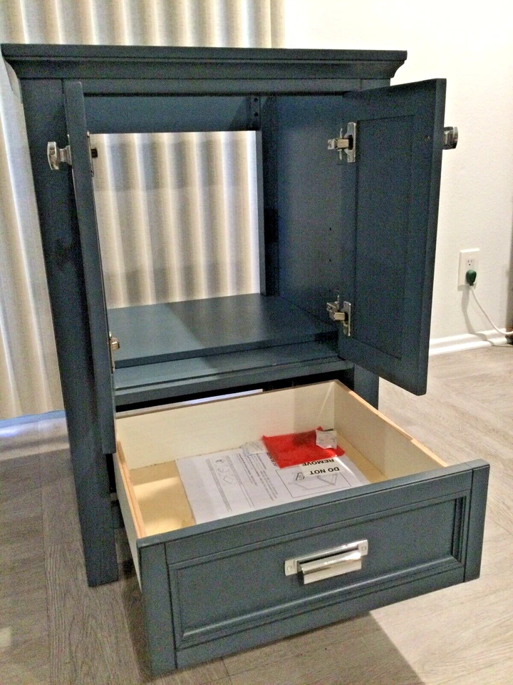 Tocador Foremost Brantley BAV2422D (sin tapa) y gabinete de pared BABW2428 azul puerto Foto 3 de 4