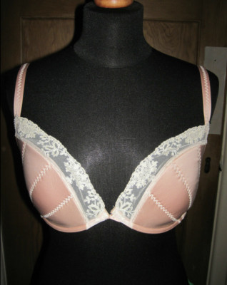 GOSSARD SEXY SATIN & LACE PEACH BRA 5 32E 32DD 32 DD NEW LIGHTLY PADDED