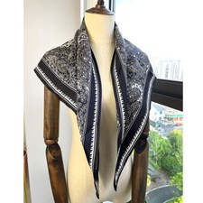 New Boutique Hand Rolled Edge Classic Twill Silk Print Triangular Scarf 128 85cm