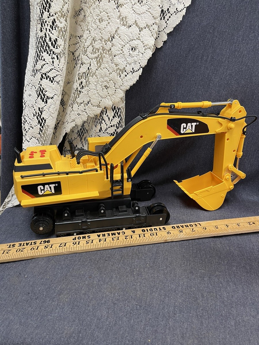 Vtg Caterpillar Toy State Industrial Button Control Excavator