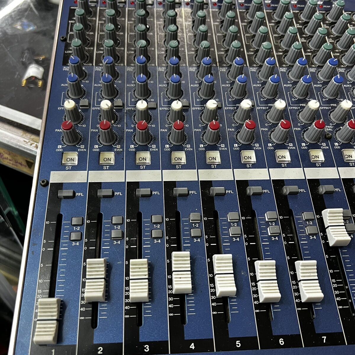 Yamaha MG16 /6fx 16 channel Analog console Mixer Audio Yamaha MG16 /6fx 16 channel Analog console Mixer Audio