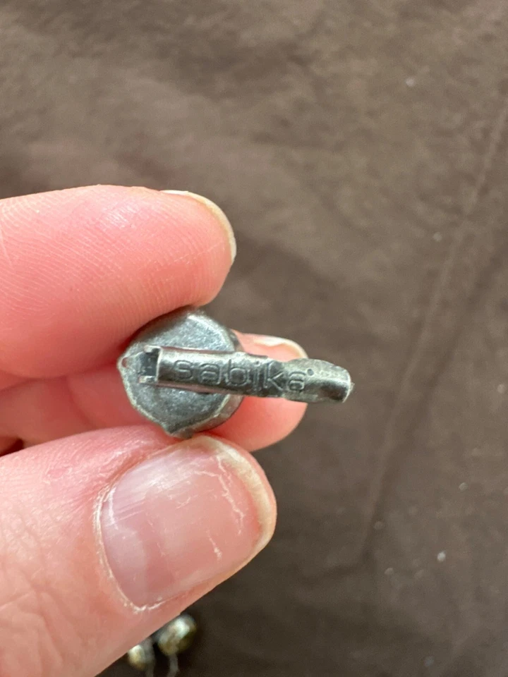 Pendientes colgantes Sabika con piedra verde amarilla Foto 4 de 4