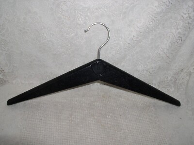 Vintage Vogel Peterson Plastic Coat Hanger MCM Excellent pre-owned Hangers