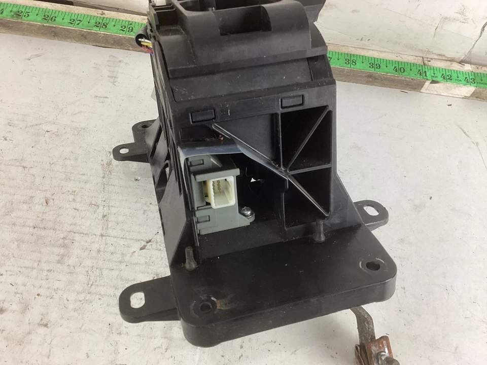 Conjunto de palanca de cambios de piso automática Lexus IS250 IS350 2006-2008 FABRICANTE DE EQUIPOS ORIGINALES Foto 2 de 4