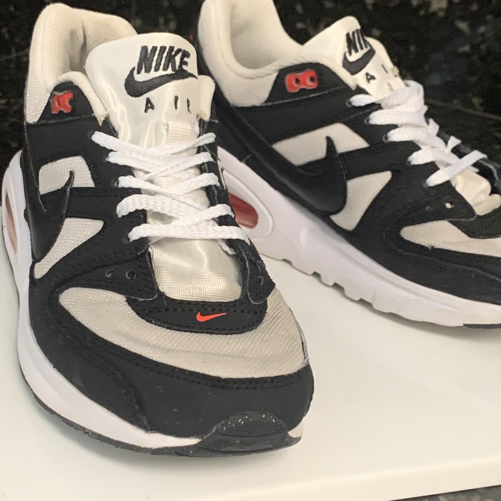 air max command flex white