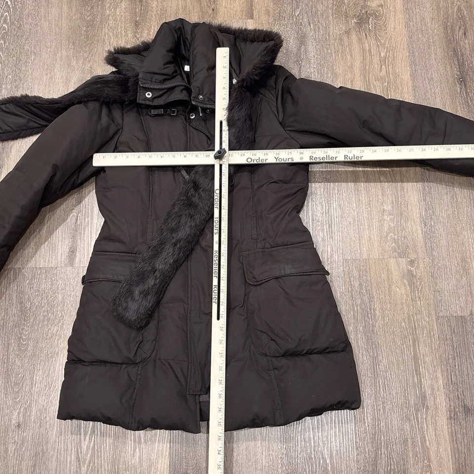 Abrigo de plumón Max Mara para mujer mediano marrón acolchado chaqueta ribete de piel sintética Foto 3 de 4