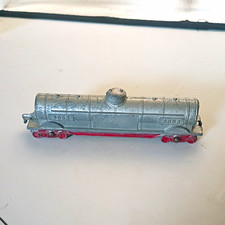 Hornby OOO Gauge LMS Tank Car 883 Metal Freight Car Gray/Red
