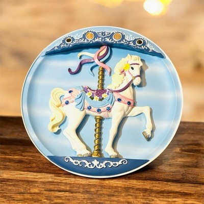Rhodes Studio ''Sweet Stander'' Plate - Horse Carousel - Music Plate ( New Other )