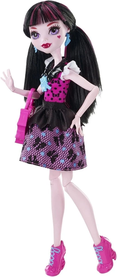 Monster High 2015 DNW98 EU Draculaura TODschickes Schuloutfit OVP neu Reduziert!