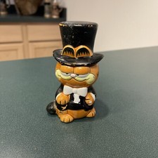 Enesco Garfield Cat ceramic Figure Graduation 1981 Cartoon figurine